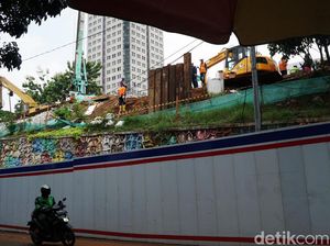 Polisi: Pipa Gas Bocor di MT Haryono Akibat Pengeboran Proyek TransJ Polisi: Pipa Gas Bocor di MT Haryono Akibat Pengeboran Proyek TransJ