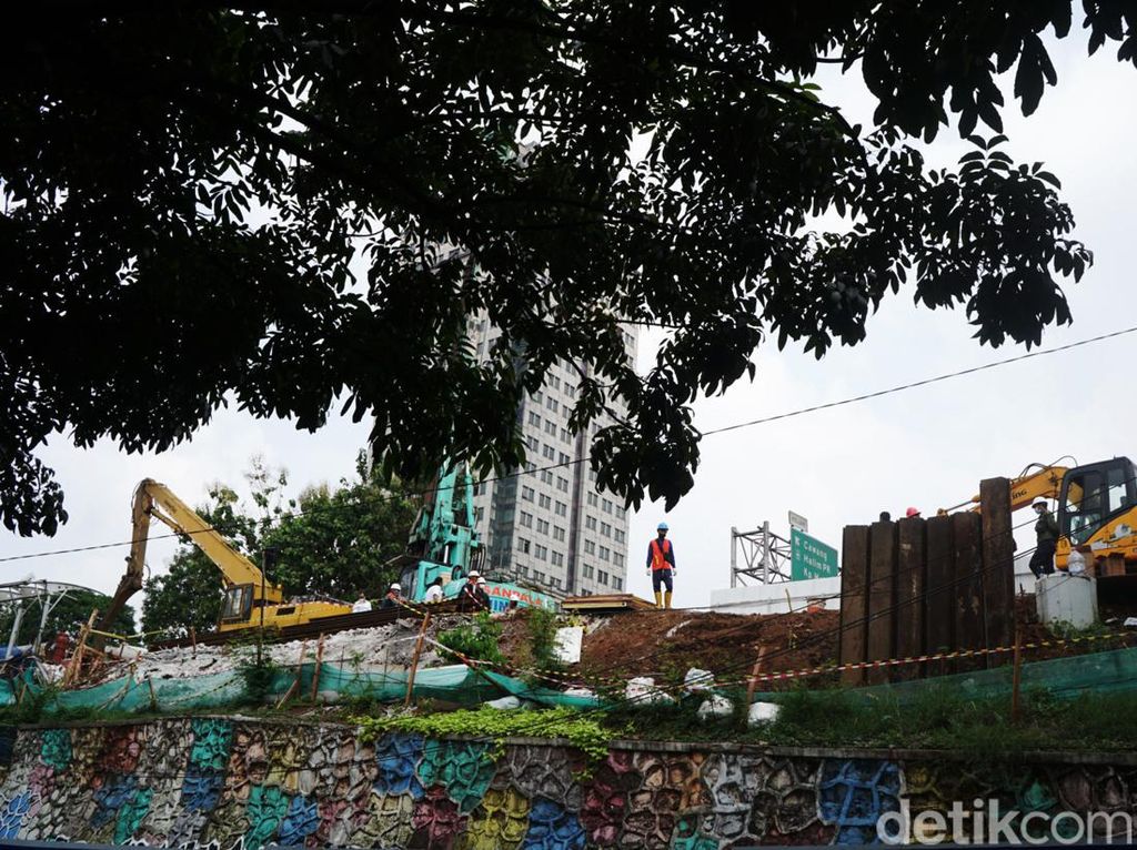 Wagub DKI Duga Kebocoran Pipa di MT Haryono Akibat Human Error Wagub DKI Duga Kebocoran Pipa di MT Haryono Akibat Human Error