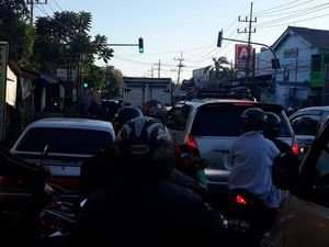 Karangpilang Arah Sepanjang Macet Parah