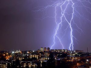 Mengapa Tak Boleh Mengakses Keran Air saat Ada Petir? Ini Alasannya Mengapa Tak Boleh Mengakses Keran Air saat Ada Petir? Ini Alasannya