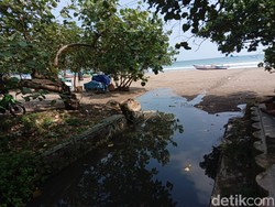 Jorok! Hotel Nakal di Pangandaran Buang Limbah Langsung ke Pantai