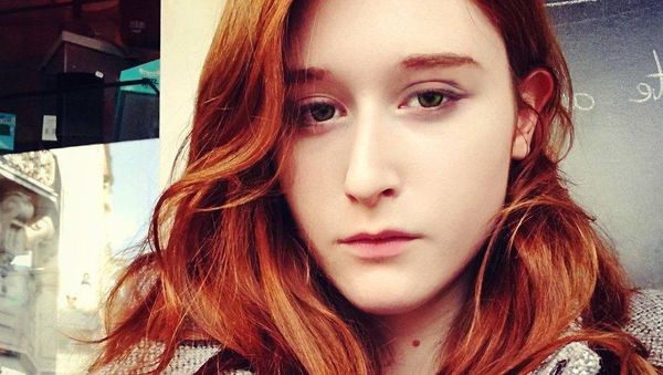 7 Foto Guru Bahasa Perancis yang Digosipkan Jadi Pacar Baru Johnny Depp