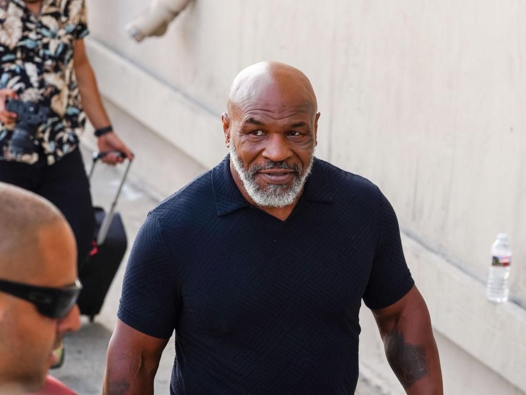 Mike Tyson Sudah 56 Tahun, Kena Pukulnya Serasa Ditimpuk Karung Semen