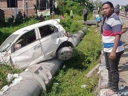 Dicium KA, Brio Terlempar dan Penumpang Alami Patah Tulang