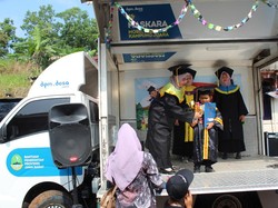 Mobil Transformer yang Diburu Anak-anak Cianjur