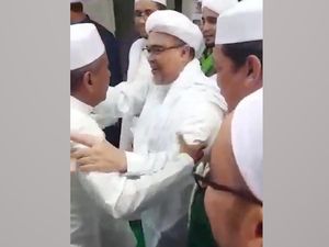 Video Momen Habib Rizieq Bebas-Disambut di Petamburan
