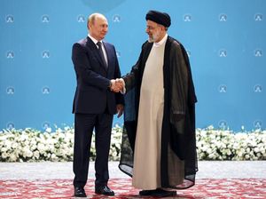 Putin Kenang Sosok Presiden Iran Raisi: Dia Mitra yang Dapat Diandalkan Putin Kenang Sosok Presiden Iran Raisi: Dia Mitra yang Dapat Diandalkan