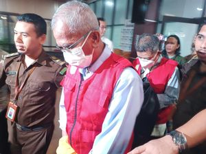 Eks Kadis di Kabupaten Serang Jadi Tersangka Korupsi Bantuan COVID-19 Eks Kadis di Kabupaten Serang Jadi Tersangka Korupsi Bantuan COVID-19