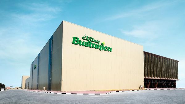 Canggih! Emirates Bikin Pertanian Vertikal Terbesar di Dunia