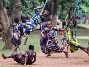 Secuil Kegembiraan Anak-anak Nigeria