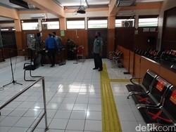Sidang Tuntutan Kasus Kekerasan Seksual Julianto Eko Putra Ditunda