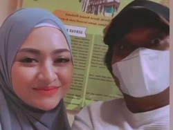 Sule Tak Hadiri Sidang Cerai, Masih Sakit?