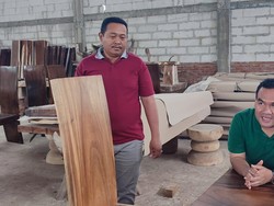 Cuma Lulus SMP, Pengusaha Kerajinan Jati Ini Beraset Rp 10 M