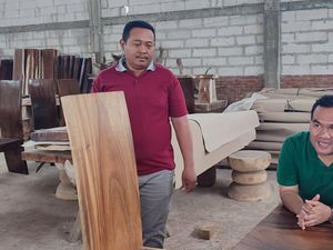 Cuma Lulus SMP, Pengusaha Kerajinan Jati Ini Beraset Rp 10 M Cuma Lulus SMP, Pengusaha Kerajinan Jati Ini Beraset Rp 10 M