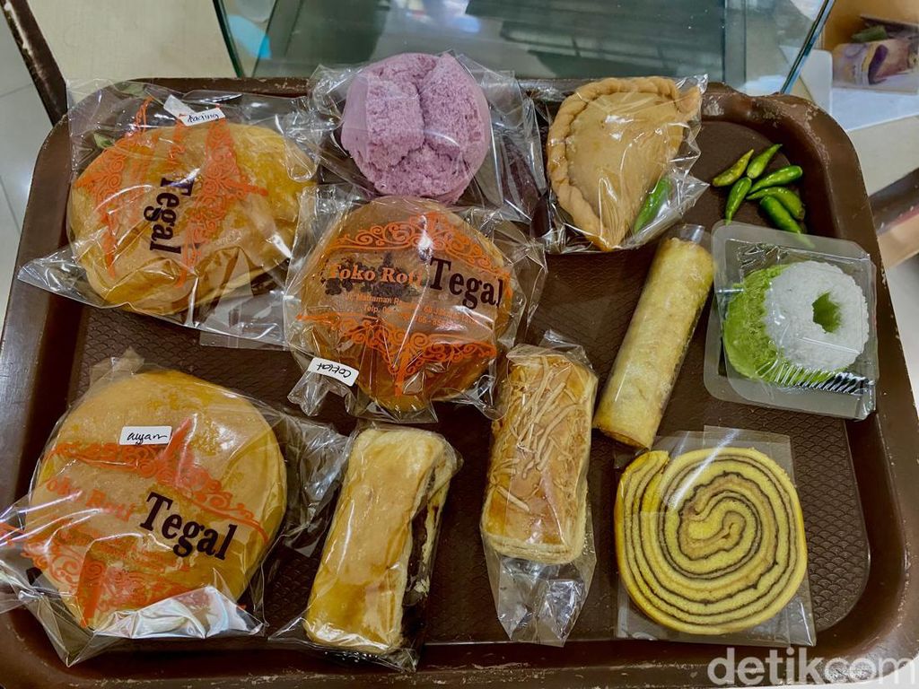 Toko Roti Tegal: Empuk Manis Roti Cokelat Jadul Buatan Toko Roti Kuno