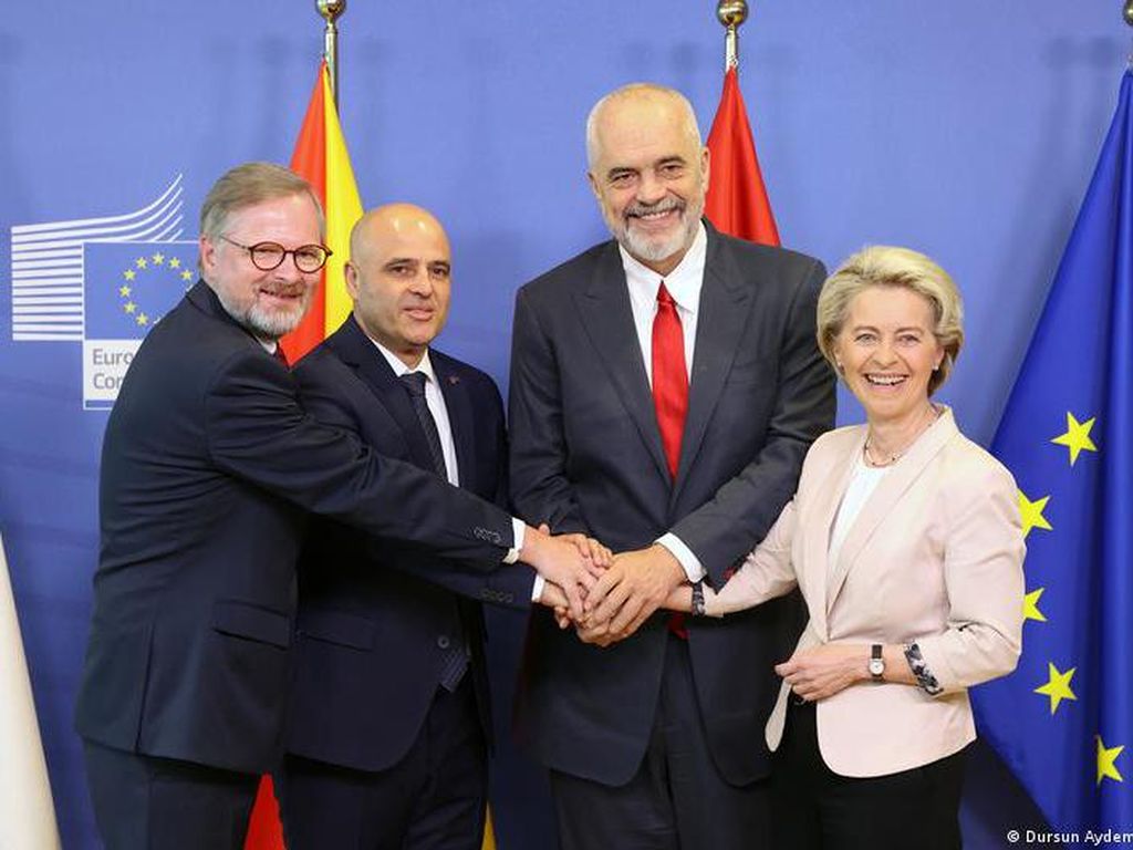 Uni Eropa Buka Negosiasi Keanggotaan Albania dan Makedonia Utara Uni Eropa Buka Negosiasi Keanggotaan Albania dan Makedonia Utara