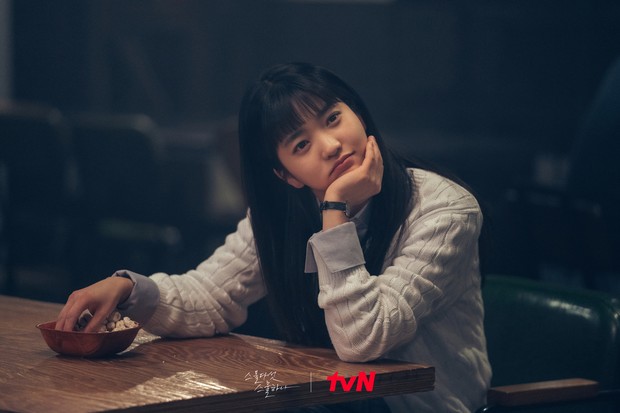 Meski baru membintangi dua drama, tetapi Kim Tae Ri berhasil membuktikan kepopulerannya karena bakatnya dalam akting yang sangat baik.