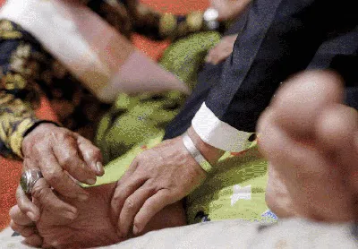 Mak Erot: Reparasi si Anu dengan Jitu