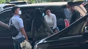 Foto-foto Penangkapan Nikita Mirzani di Senayan City