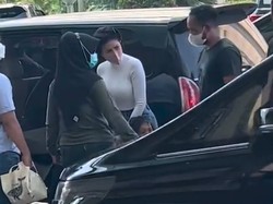 Rentetan Drama Jemput Paksa Berujung Nikita Mirzani Ditangkap
