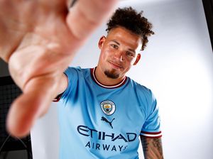 Kalvin Phillips Jadi Penghangat Bangku Cadangan Meski Dibeli Mahal Kalvin Phillips Jadi Penghangat Bangku Cadangan Meski Dibeli Mahal