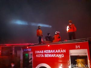 Hampir 6 Jam, Begini Suasana Terkini Kebakaran Pabrik Pupuk Mranggen