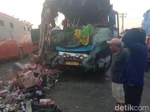 Tabrakan Maut Bus PMH Vs Truk di Jalinsum Asahan, Sopir Bus Tewas Tabrakan Maut Bus PMH Vs Truk di Jalinsum Asahan, Sopir Bus Tewas