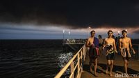 Ngeri, Langit Biru di Prancis Jadi Hitam Pekat Akibat Kebakaran