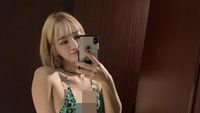 8 Foto Artis yang Ditawari Rp 5,7 M Buat Kencan dengan Crazy Rich Singapura