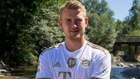 Di nomor enam ada Matthijs de Ligt, dibeli Bayern Munich dari Juventus pada musim panas 2022 ini. Bayern menebusnya seharga 67 juta Euro atau setara Rp 1,02 triliun (dok. Bayern Munich)