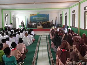 Polisi Ajak Santri Lawan Kekerasan Seksual