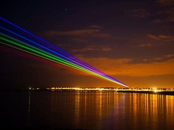 Fakta atau Mitos Laser Bisa Tunda Hujan?