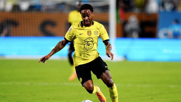 CHARLOTTE, NORTH CAROLINA - JULY 20: Raheem Sterling of Chelsea runs with the ball during the Pre-Season Friendly match between Chelsea FC and Charlotte FC at Bank of America Stadium on July 20, 2022 in Charlotte, North Carolina. (Photo by Jacob Kupferman/Getty Images)