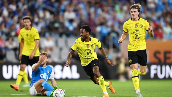 CHARLOTTE, NORTH CAROLINA - JULY 20: Raheem Sterling of Chelsea runs with the ball during the Pre-Season Friendly match between Chelsea FC and Charlotte FC at Bank of America Stadium on July 20, 2022 in Charlotte, North Carolina. (Photo by Jacob Kupferman/Getty Images)