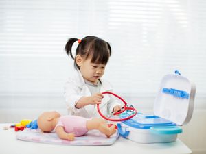 10 Mainan Edukasi untuk Anak Umur 1 Tahun yang Wajib Orang Tua Ketahui 10 Mainan Edukasi untuk Anak Umur 1 Tahun yang Wajib Orang Tua Ketahui