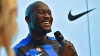 Depan: Romelu Lukaku, sudah resmi dipinjamkan ke Inter Milan. Foto: Inter via Getty Images/Mattia Pistoia - Inter