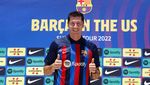 Senyum Semringah Lewandowski Saat Diperkenalkan Barcelona