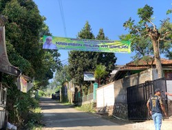 Spanduk Kedatangan Habib Rizieq di Megamendung Sudah Terpasang