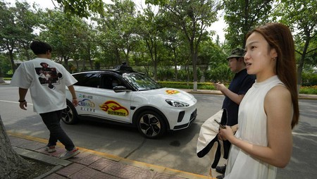 Taksi otonom baru Baidu