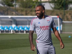 Lacazette Tak Terkejut Arsenal Jadi Calon Juara Liga Inggris