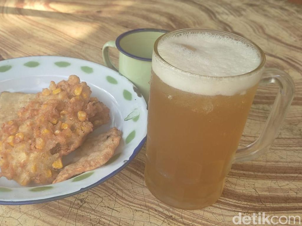 Yuk, Rasakan Hangatnya Bir Pletok di Kafe Pinggir Sungai Kota Malang