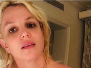 Aduh! Britney Spears Pajang Foto Bugil Lagi Aduh! Britney Spears Pajang Foto Bugil Lagi