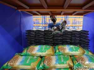 Bulog Mudahkan Warga Dapatkan Bahan Pangan Melalui Toko Online