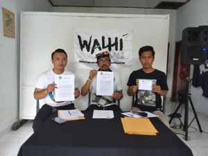 Desa Intaran-Walhi Pertanyakan soal Pemipaan di Mangrove Sebelum G20 Desa Intaran-Walhi Pertanyakan soal Pemipaan di Mangrove Sebelum G20