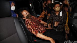 Diperiksa 12 Jam, Roy Suryo Kelelahan Gaes