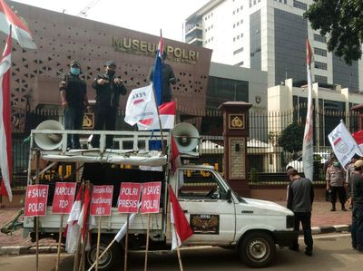 Dukungan untuk Kapolri Tuntaskan Kasus Polisi Tembak Polisi