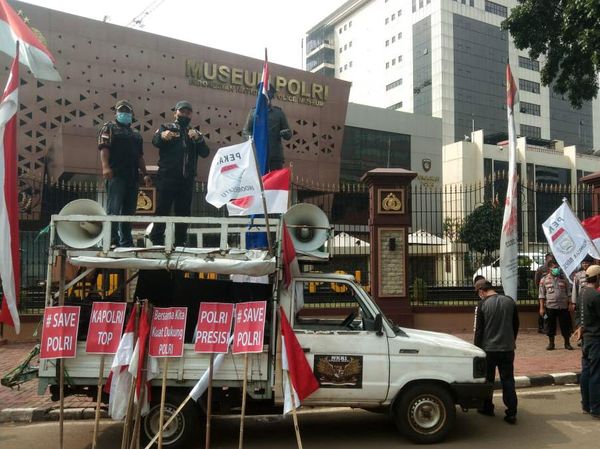 Dukungan untuk Kapolri Tuntaskan Kasus Polisi Tembak Polisi
