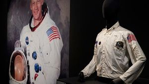 Nih Jaket Astronaut Apollo 11 yang Sampai ke Bulan, Dilelang Rp 30 M