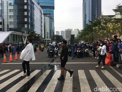 Catwalk Citayam Fashion Week di Zebra Cross Jadi Pro Kontra