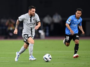 Ketika Peluang Emas Lionel Messi Digagalkan Messi dari Thailand Ketika Peluang Emas Lionel Messi Digagalkan Messi dari Thailand